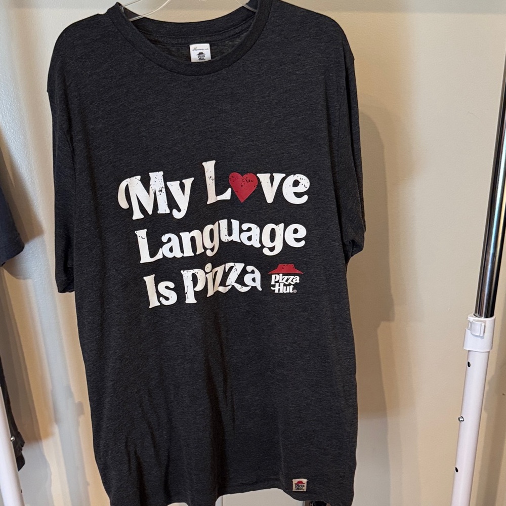 Pizza Hut Black Graphic T-Shirt A63